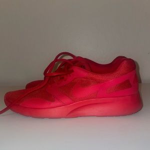 NIKE KAISHI NS Red Used big kids size 7.5